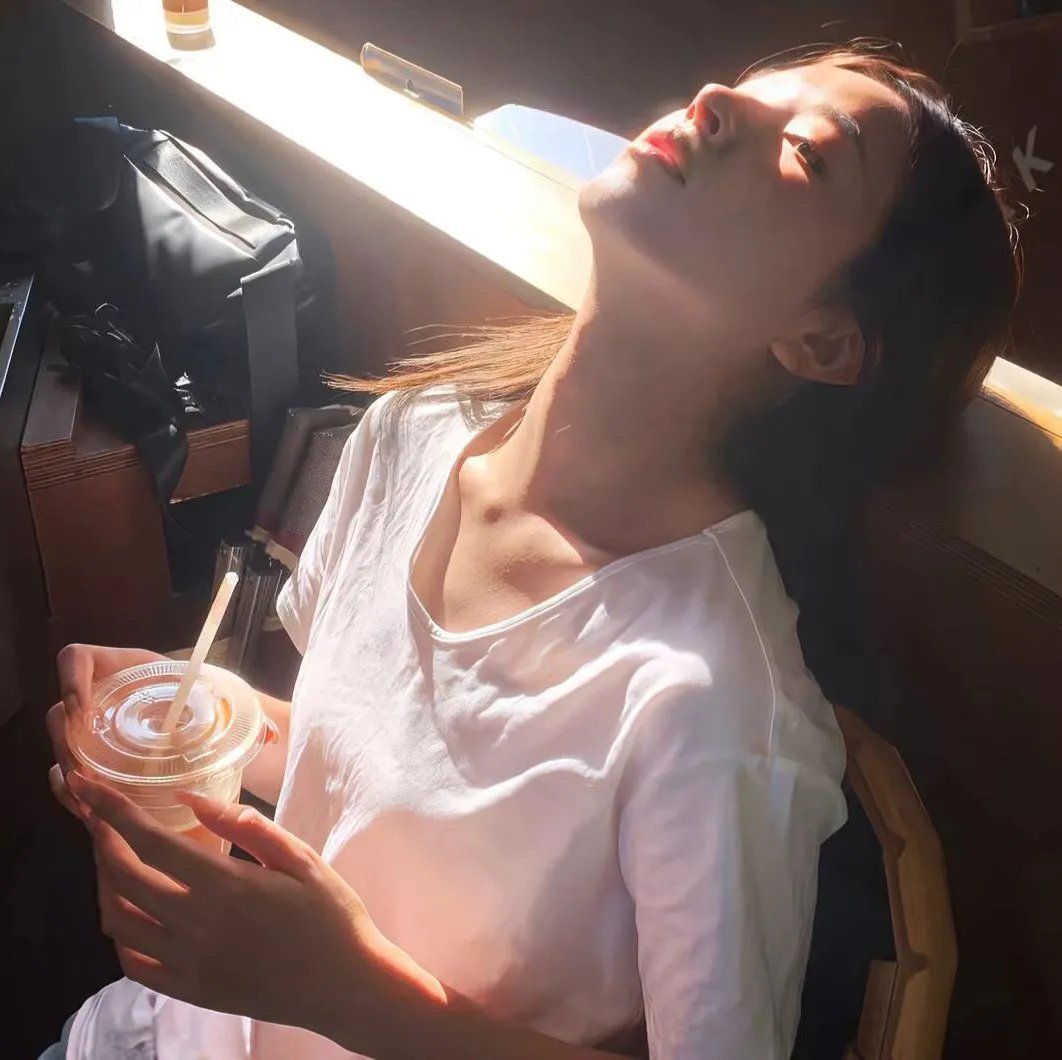 龙仁独白 海报